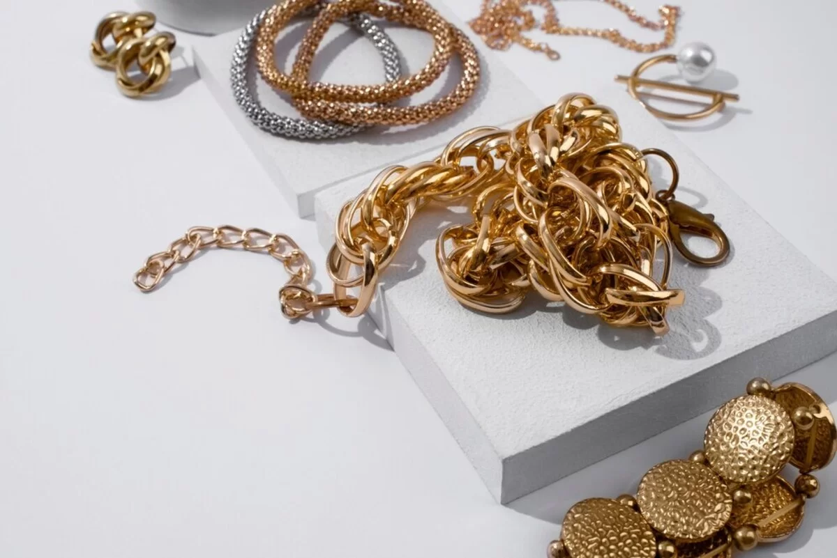 Обещали золотые горы: в Шымкенте рухнула пирамида Nazira Gold
