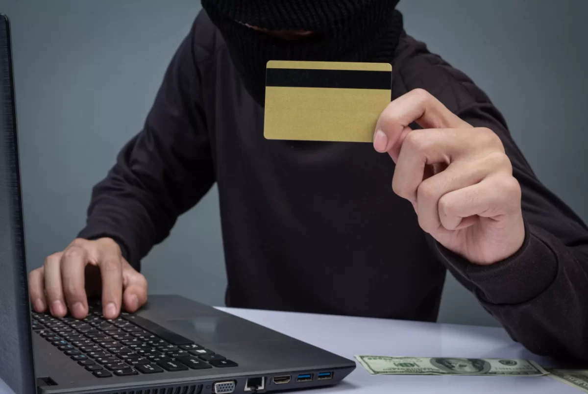 Продаёте вещи через интернет? Вас могут обмануть — схема мошенников