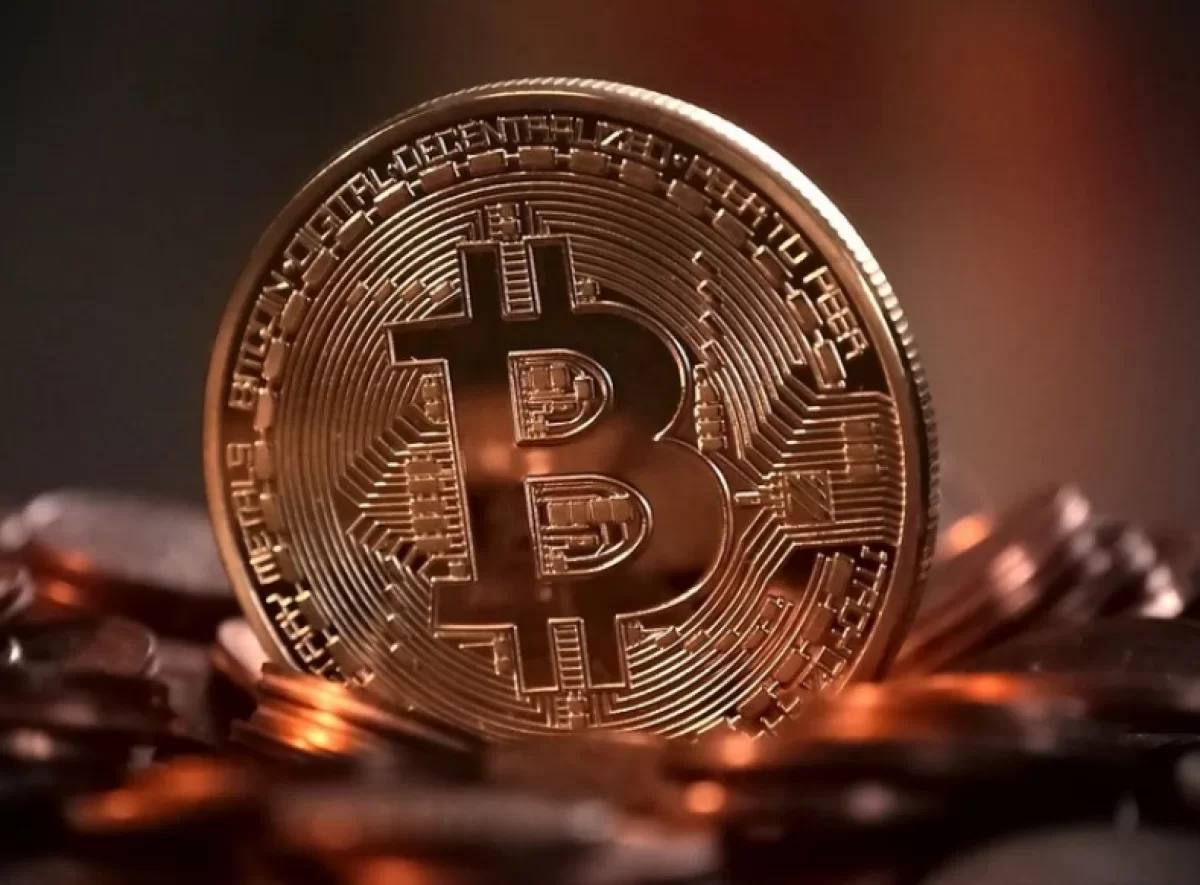 Биткоин набирает обороты: крипторынок демонстрирует уверенный рост