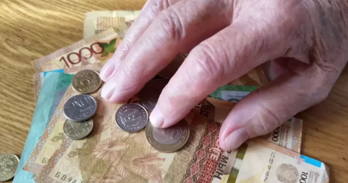 Казахстанская пенсионерка продала две квартиры по указке мошенника