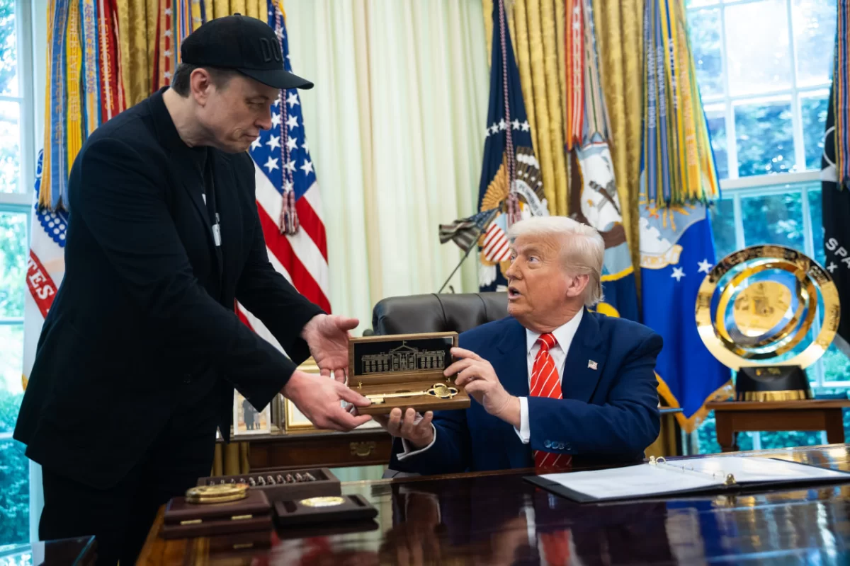 Трамп решил избавиться от Tesla на фоне ссоры с Илоном Маском