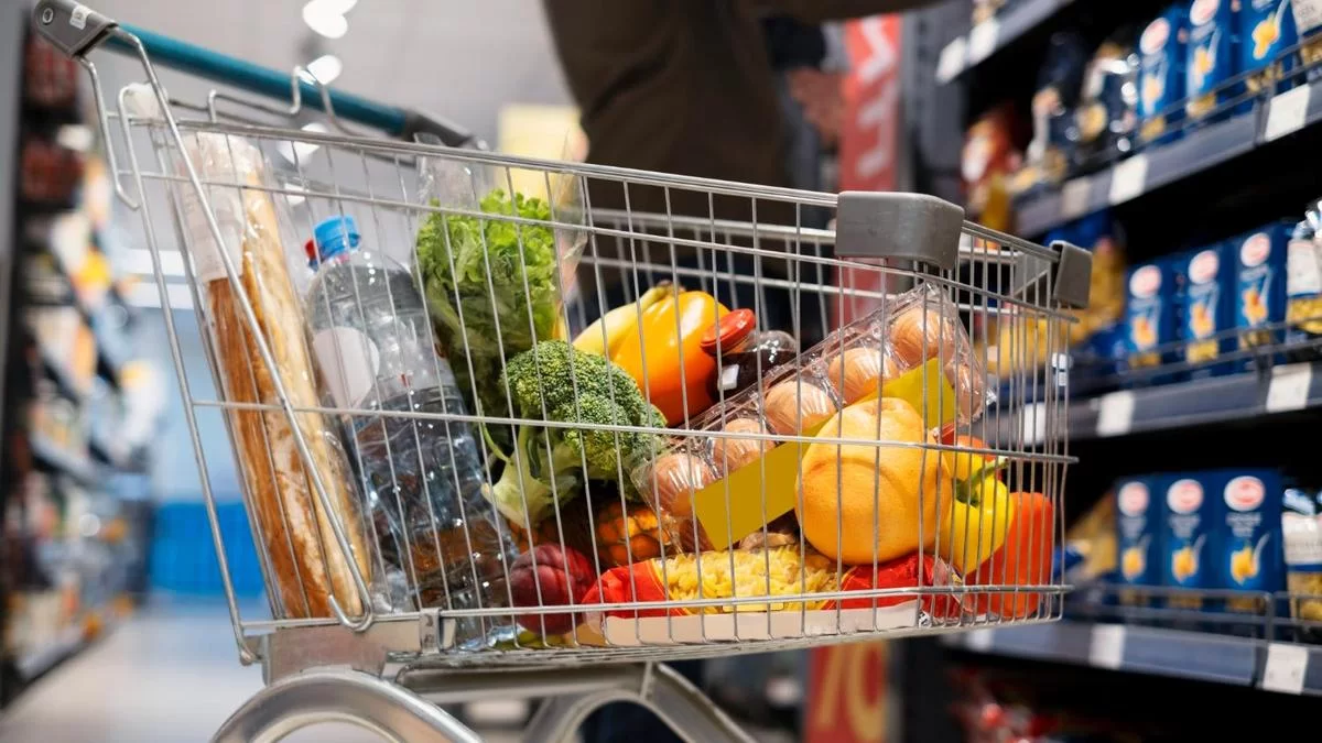 Как казахстанцам покупать продукты с умом
