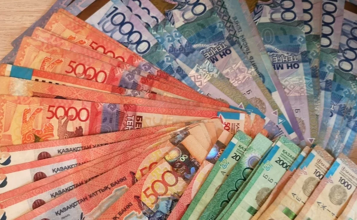Мошенники выманили у жителя ЗКО две квартиры и 36 миллионов тенге