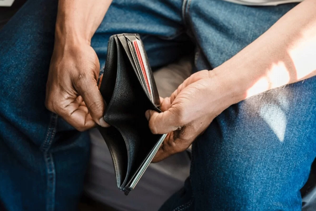 Казахстанцы вынуждены покупать продукты в долг
