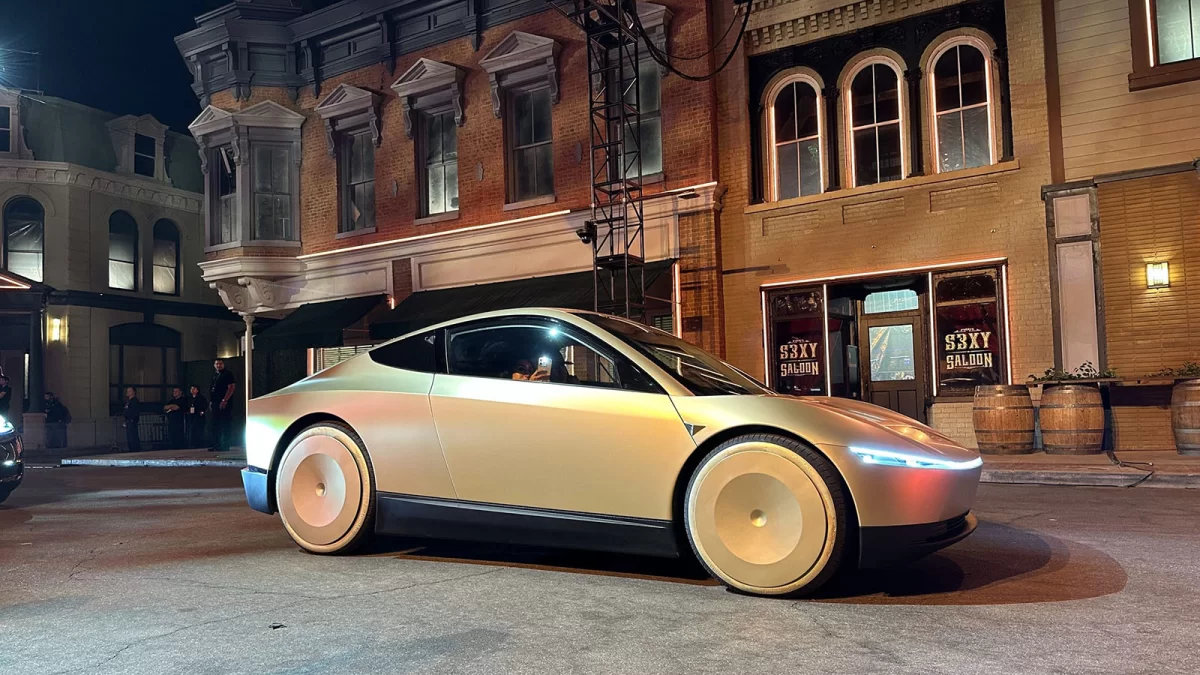 В США стартовали первые поездки на роботакси Tesla