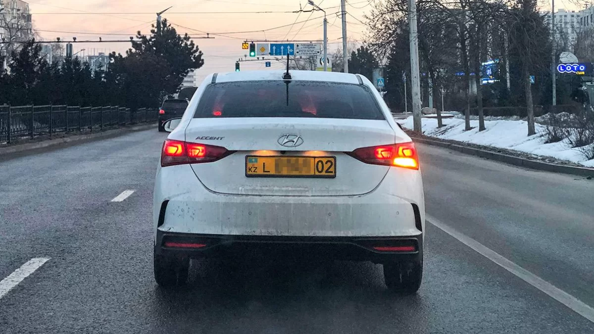 В Казахстане хотят отменить жёлтые автомобильные номера
