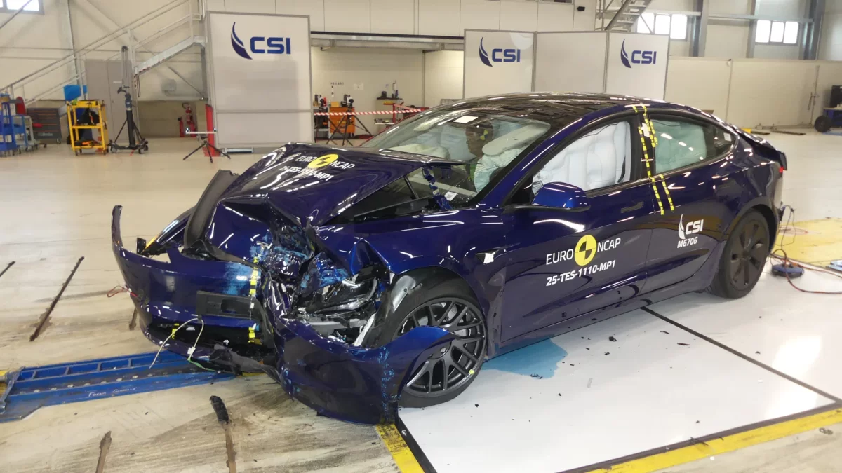Топ самых безопасных авто 2025 года