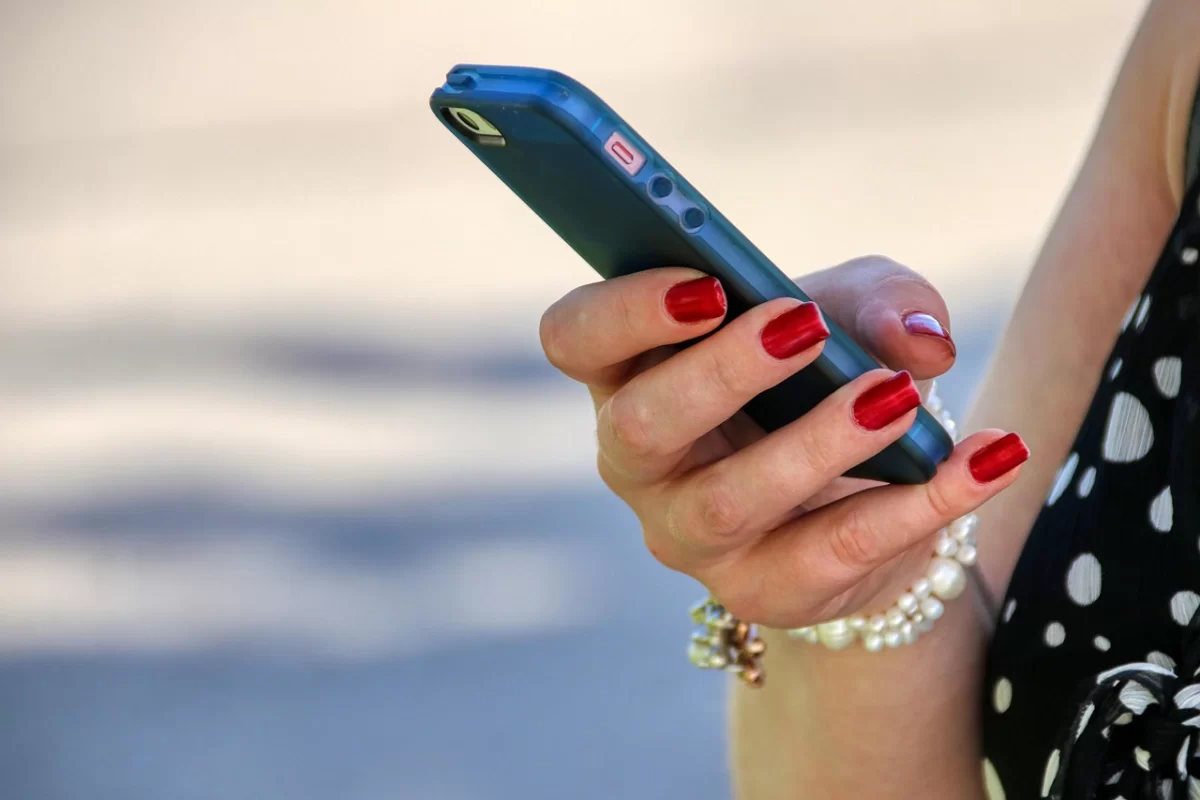 Карты нет, но SMS приходят: как отключить уведомления от банков