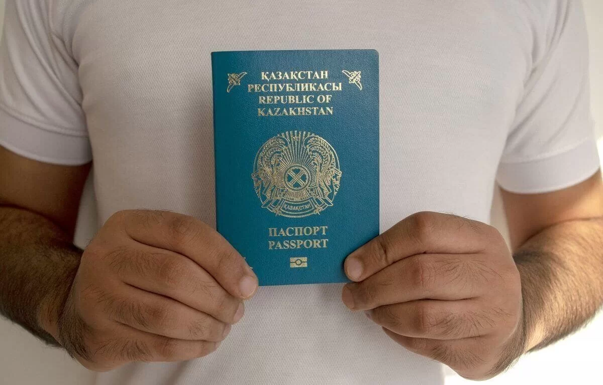 Получить паспорт казахстанцы могут даже ночью: постаматы работают 24/7