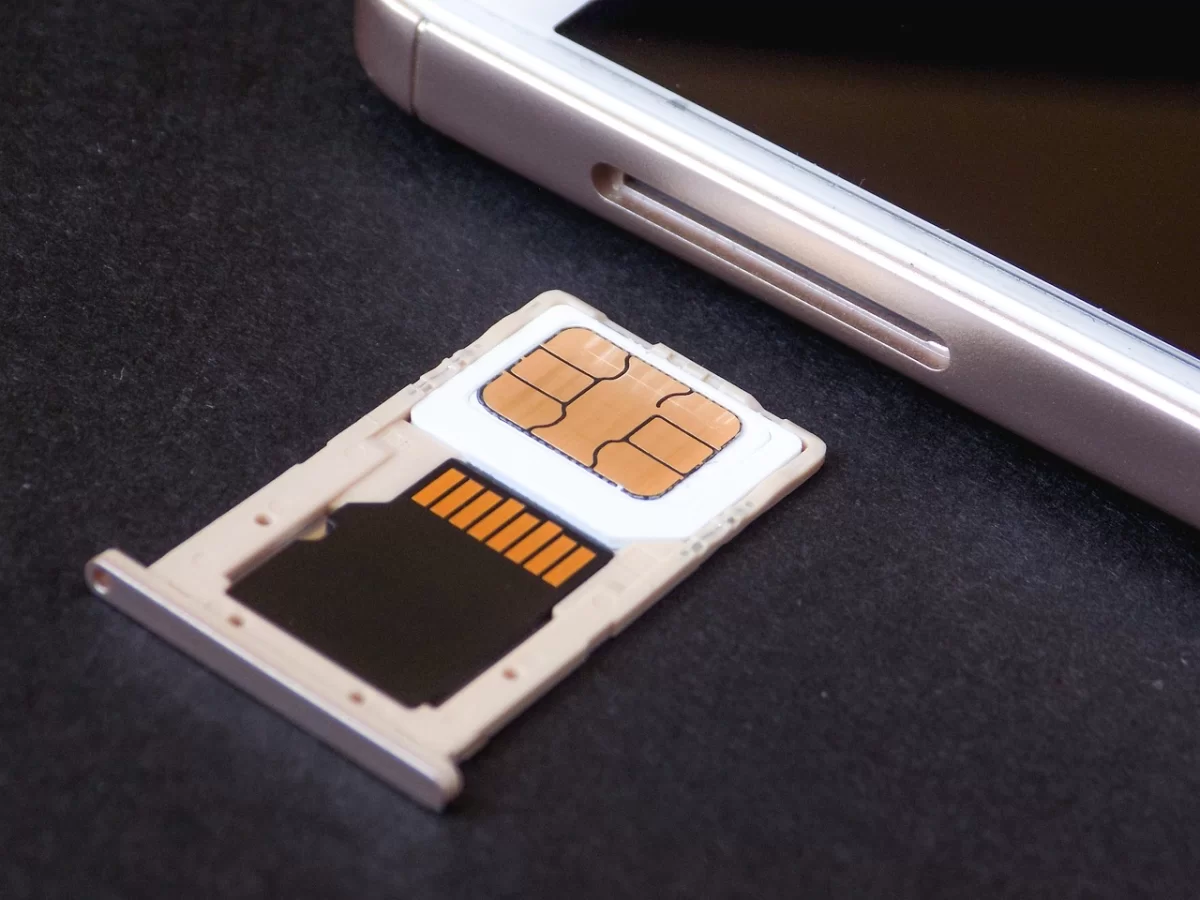 Казахстанские SIM-карты продают россиянам на Ozon: насколько это законно
