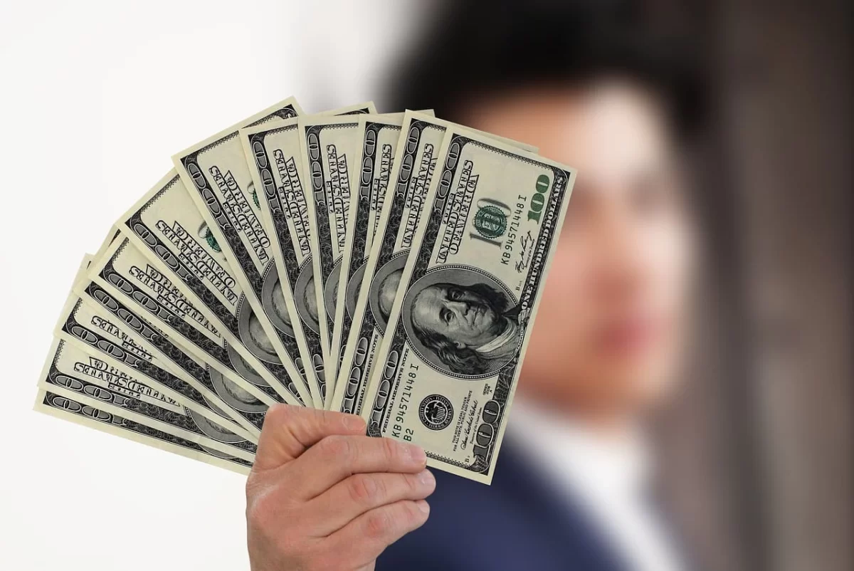Доллар взлетел до 550 тенге - что происходит?