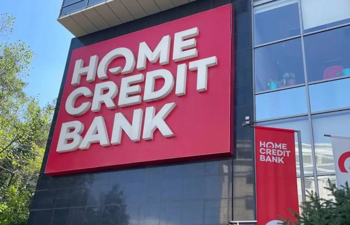 Заморозили деньги: бизнесмен пожаловался на Home Credit Bank