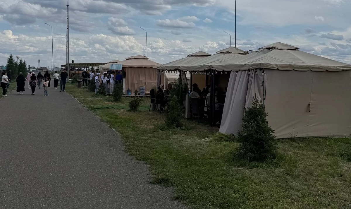 Ресторанные цены на еду в палатках на празднике в честь Абая удивили казахстанцев