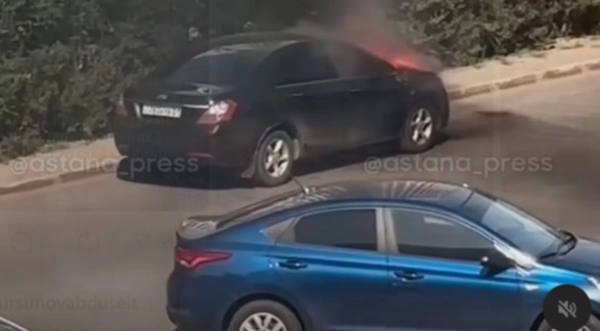 В Астане прямо на улице загорелся китайский Geely (видео)