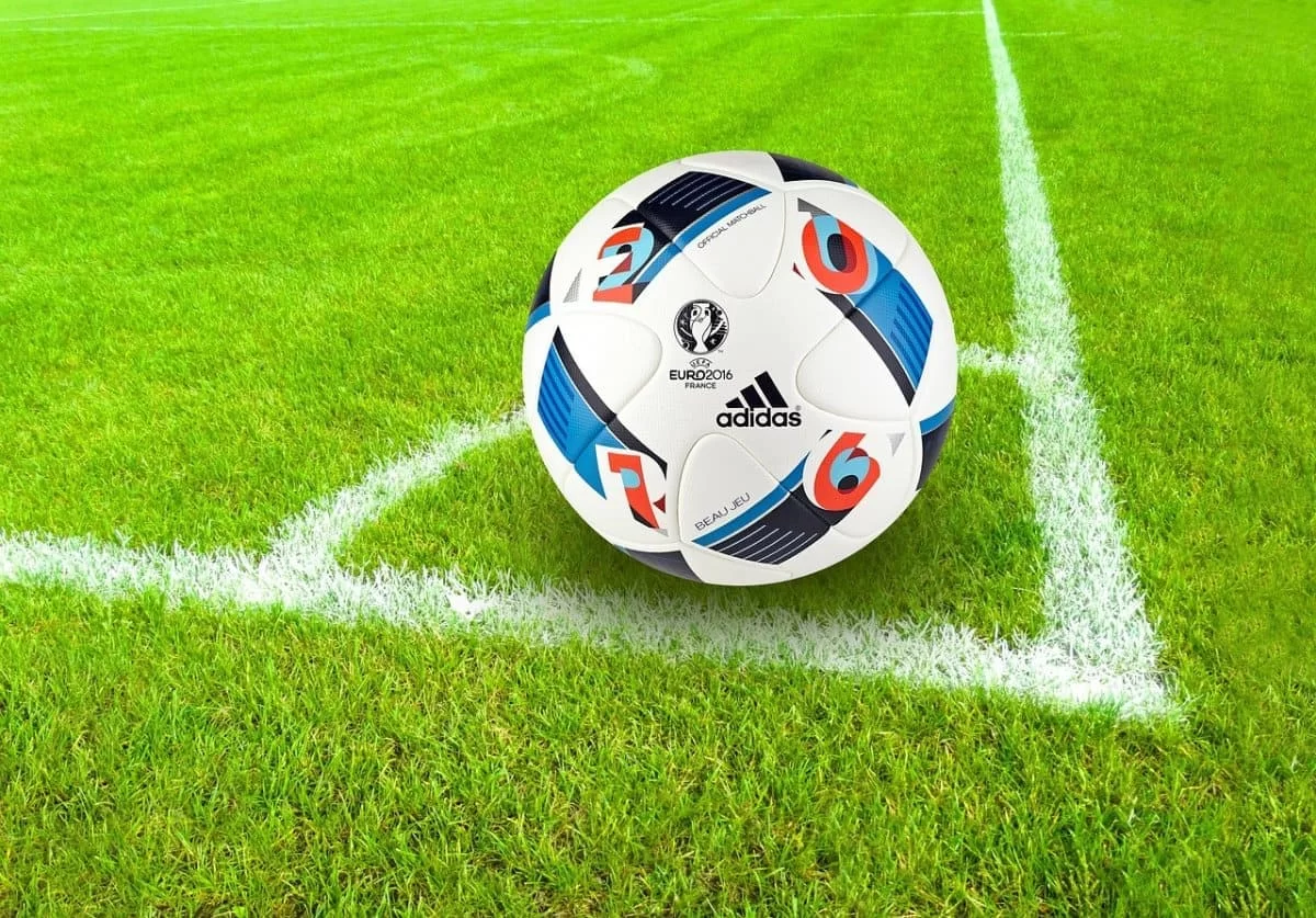 FIFA установит в Казахстане 100 футбольных мини-полей