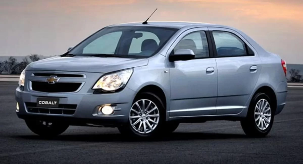 Chevrolet Cobalt 2025: свежий дизайн, Apple CarPlay и круиз-контроль