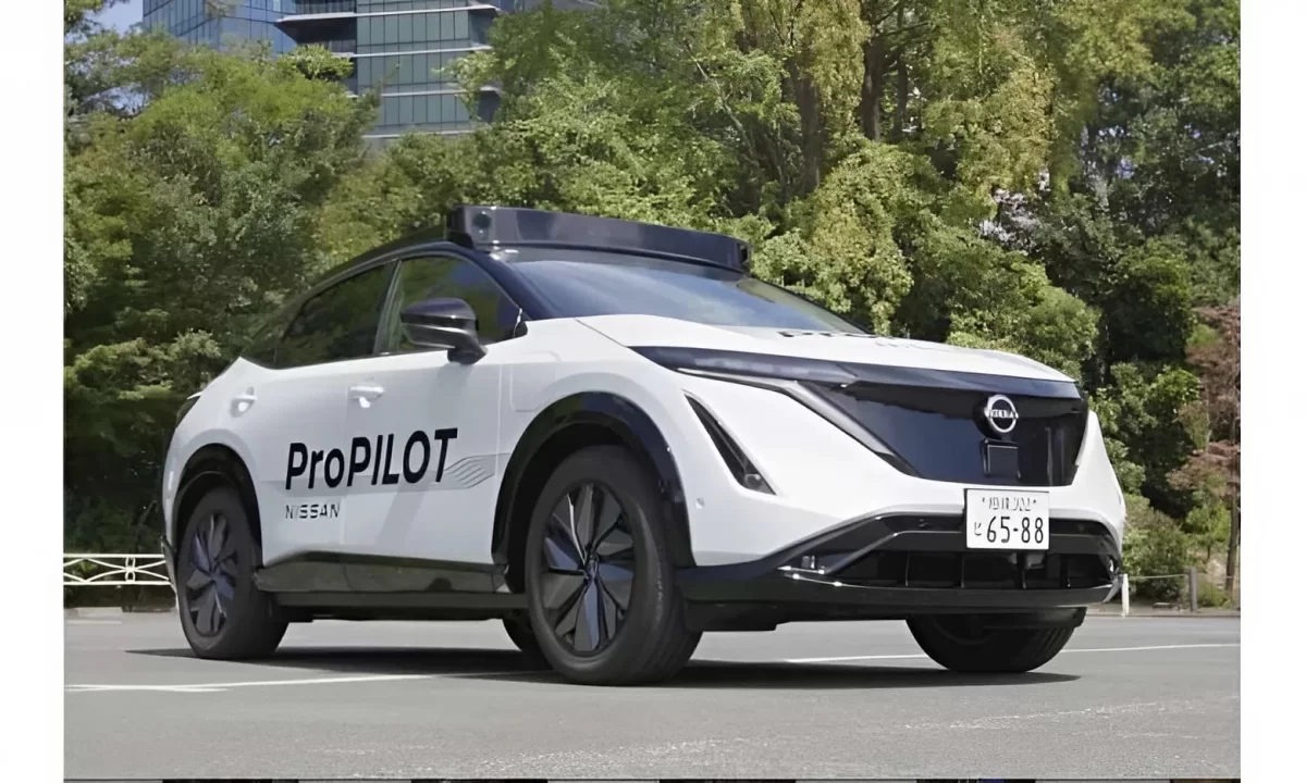 Nissan бросает вызов Tesla: автопилот нового уровня и Townster EV