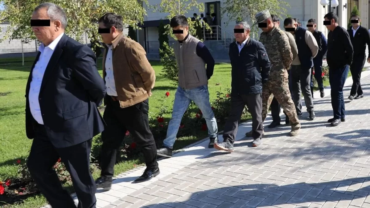 В Кыргызстане прямо на совещании ГКНБ задержали 24 чиновников