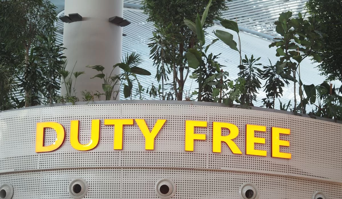 С 1 октября FlyArystan разрешил бесплатно провозить товары из duty free