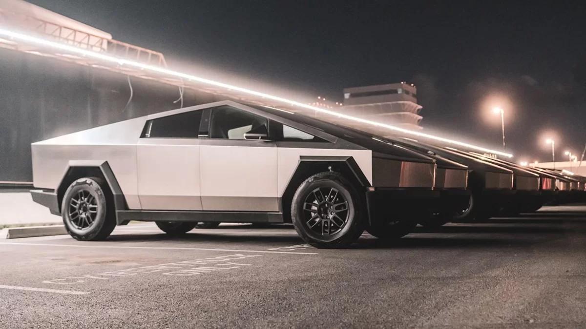 Илон Маск «сам себе клиент»: Tesla поставляет Cybertruck своим же компаниям