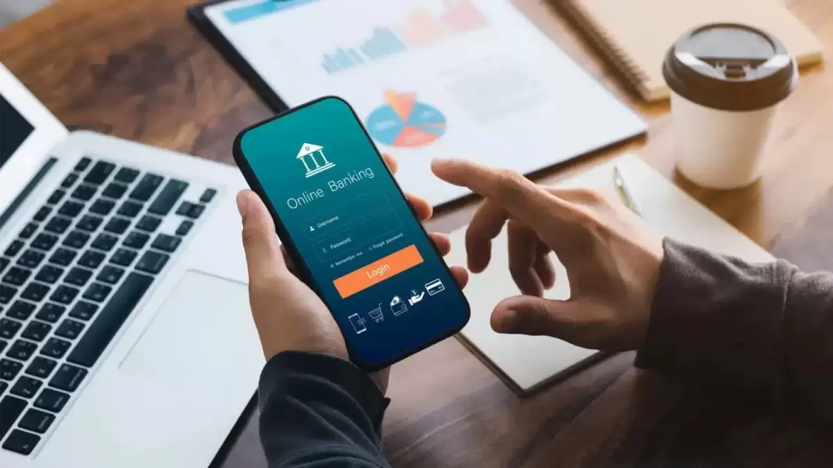 Куда уходят миллиарды: казахстанцы шокируют переводами за рубеж