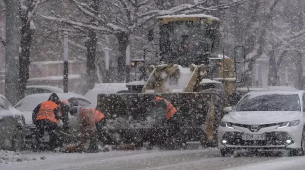 Алматинцев призвали отказаться от личных авто