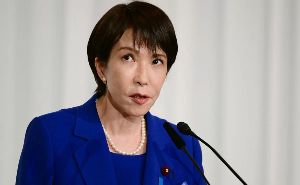 Премьер Японии призналась, что спит всего по два часа в сутки