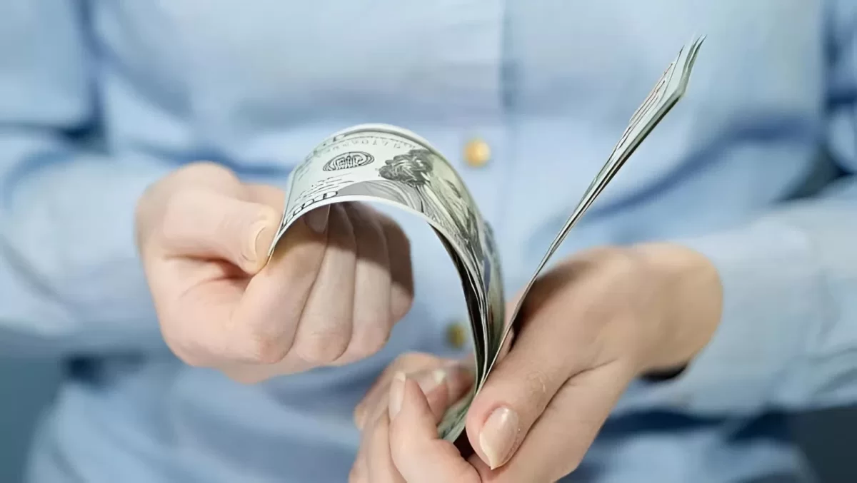 Доллар и евро сдали позиции: свежие курсы валют в Казахстане