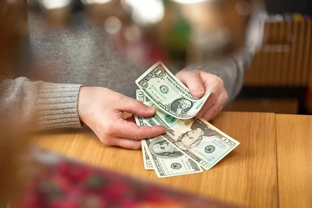 Доллар снова дернулся: курсы валют в Казахстане на 2 декабря