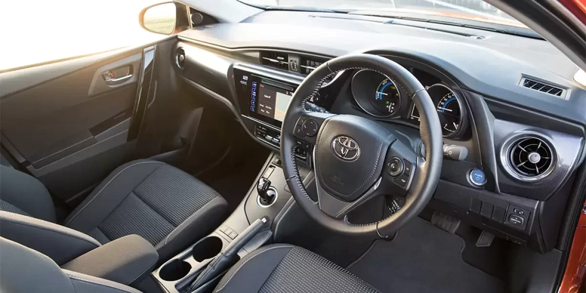 В Казахстане водители праворульных авто бьют тревогу из-за новых правил