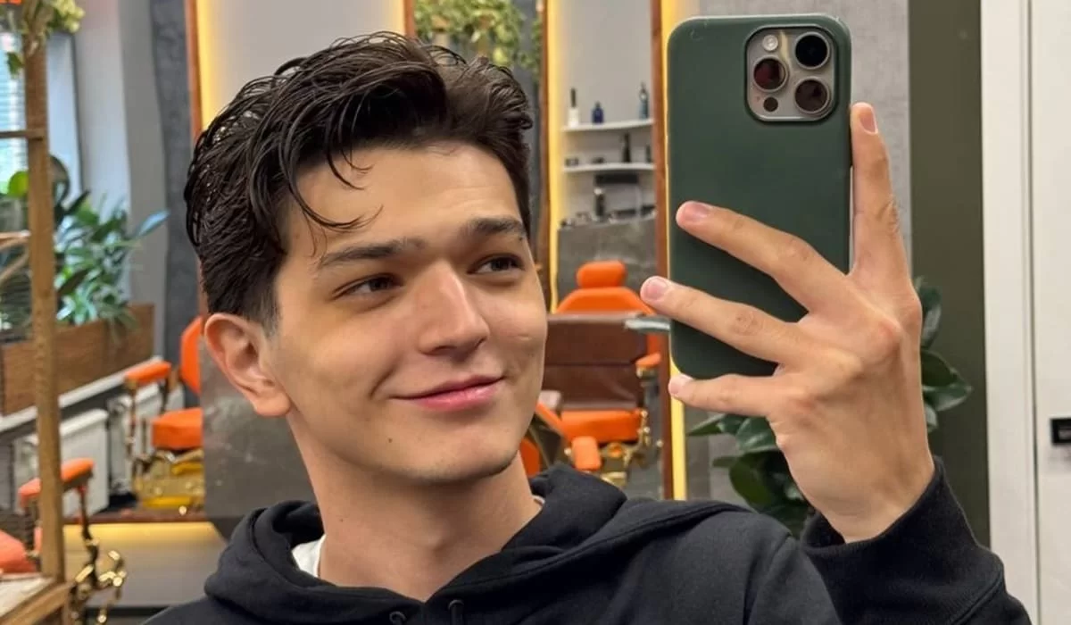 Казахстанцы требуют вернуть деньги за отмененные концерты Akmal