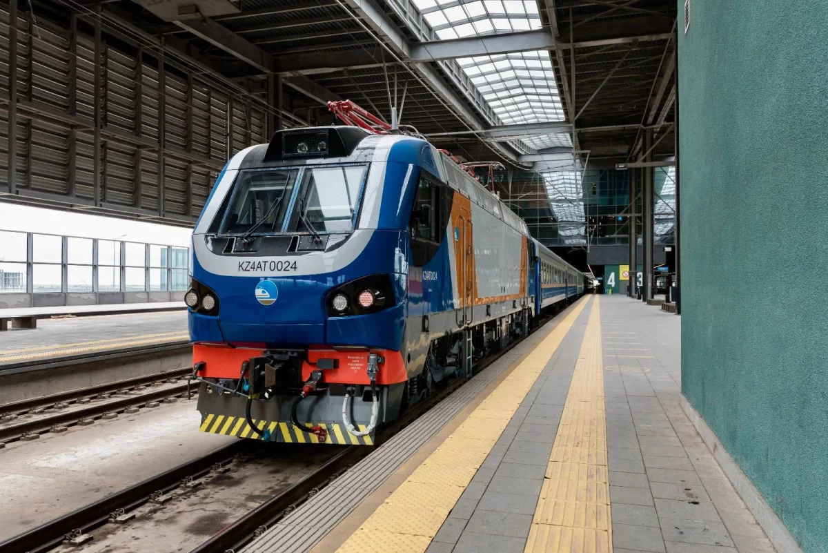 Как удобно добраться на праздники: Нацперевозчик запускает новые поезда