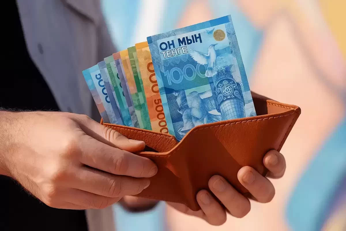 Зарплаты буксуют: какие профессии тянут рынок вниз