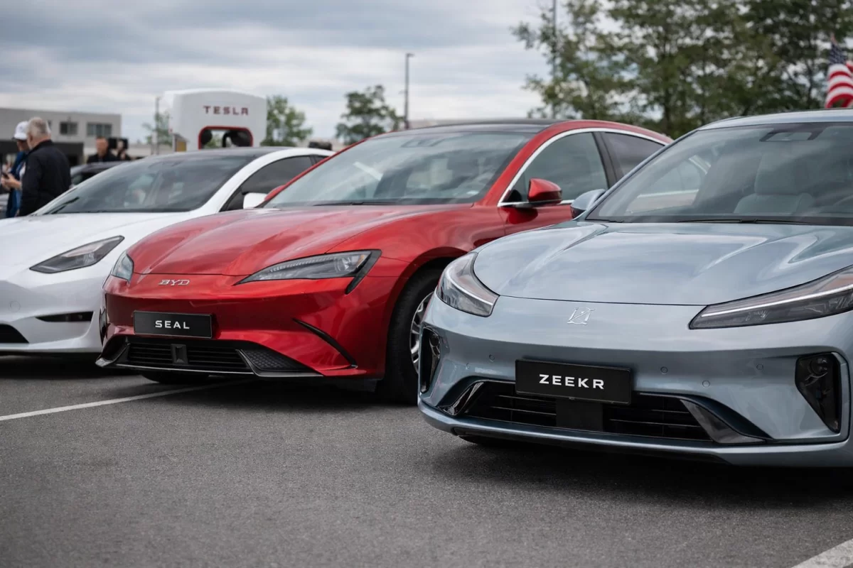 Kрах Tesla и взлет Geely: как Kитай захватил рынок электромобилей в 2026 году