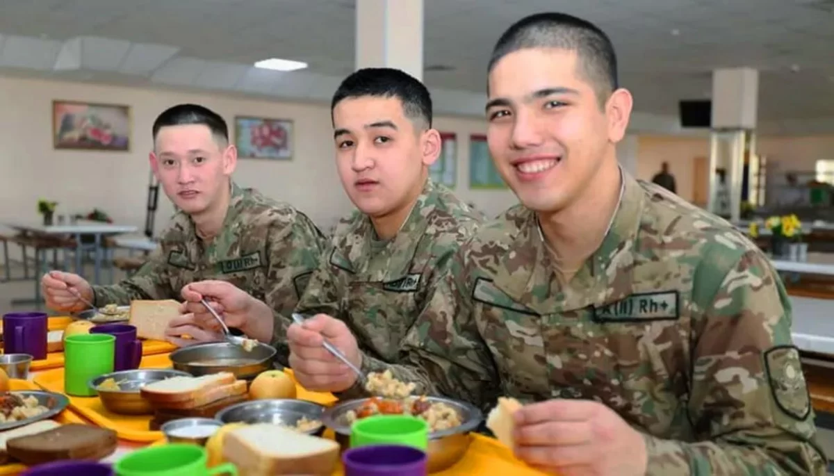 Казахстанских солдат будут кормить лучше: паёк подорожал на 900 тенге