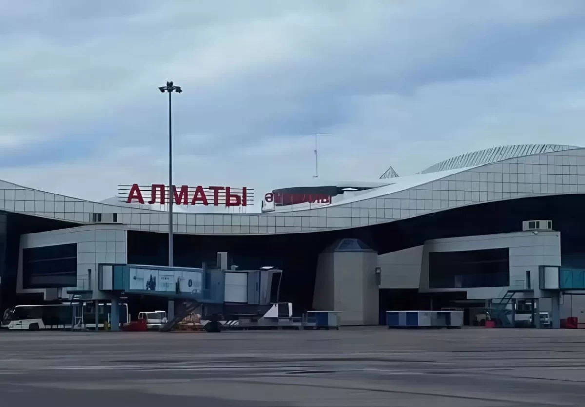 В аэропорту Алматы борец с коррупцией сам стал мошенником