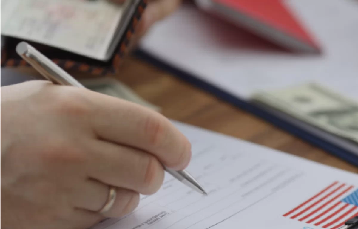 США приостановили обработку виз: как решение ударит по гражданам Казахстана