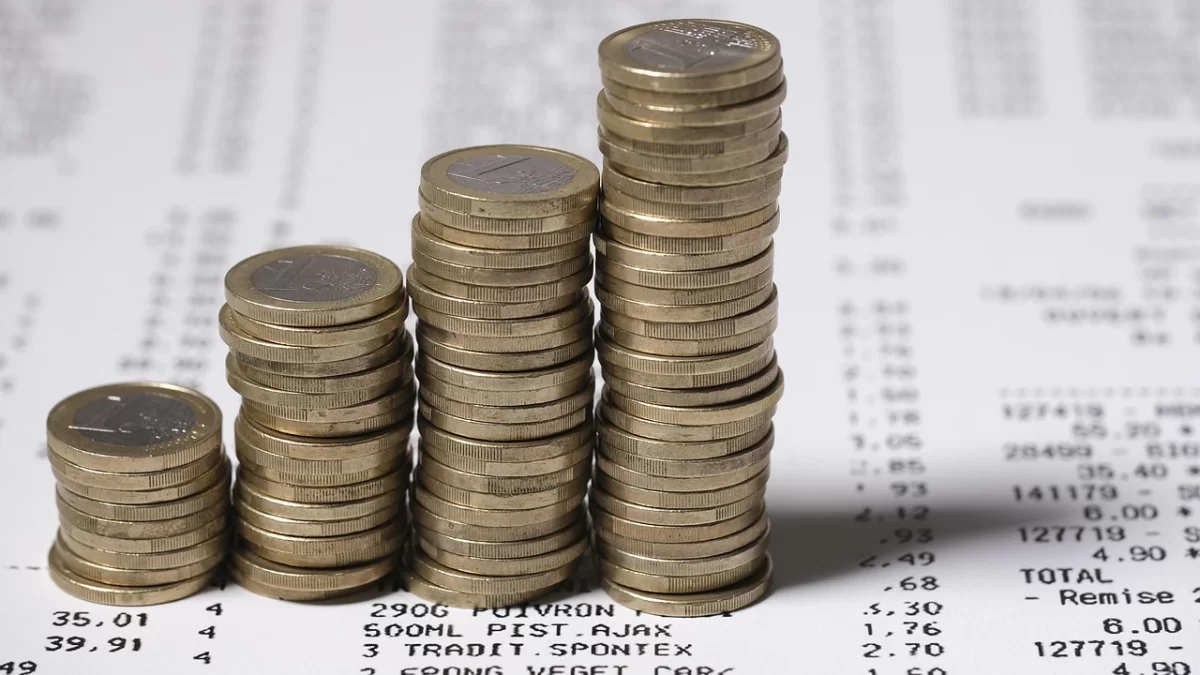 Как взыскать проценты по расписке, если должник отказывается платить