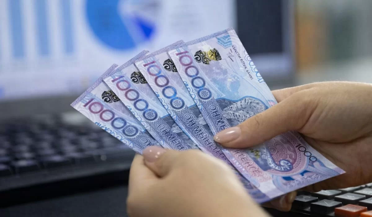 Курсы валют в банках Казахстана на 15 января: где выгоднее доллар, евро и рубль