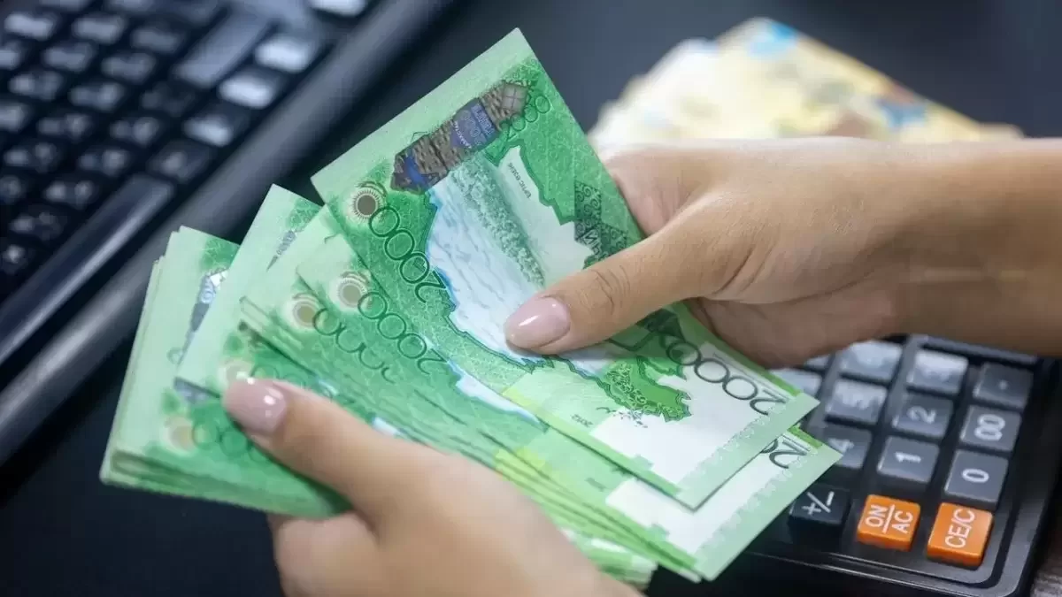 До 45% от зарплаты: как уволенным казахстанцам получить выплаты в 2026 году