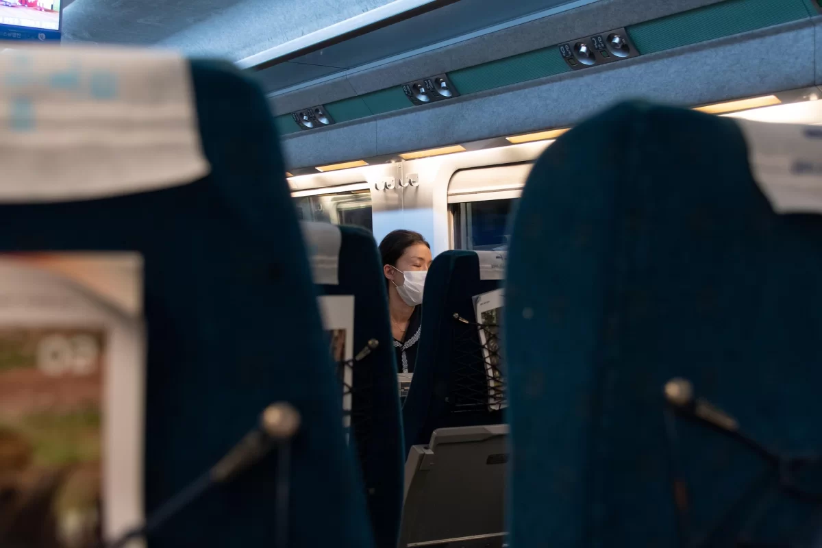 Кому из казахстанцев разрешат бесплатно ездить на поездах с 2026 года