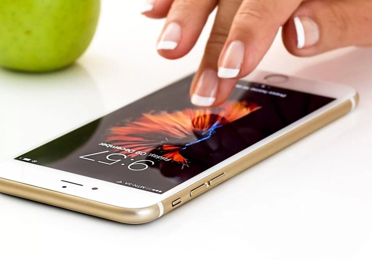 Фейковые «девушки» развели казахстанских мужчин на деньги