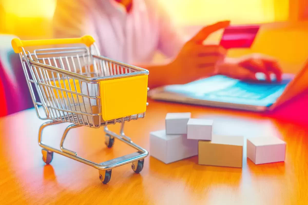 Маркетплейсы и ЖКХ в лидерах жалоб: где чаще всего нарушают права казахстанцев