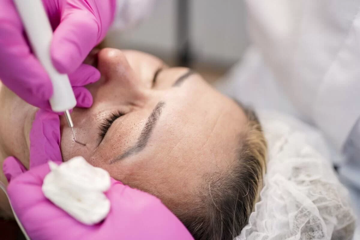 Косметолог заставила пациентку оформить кредит на 2 млн тенге в Актобе