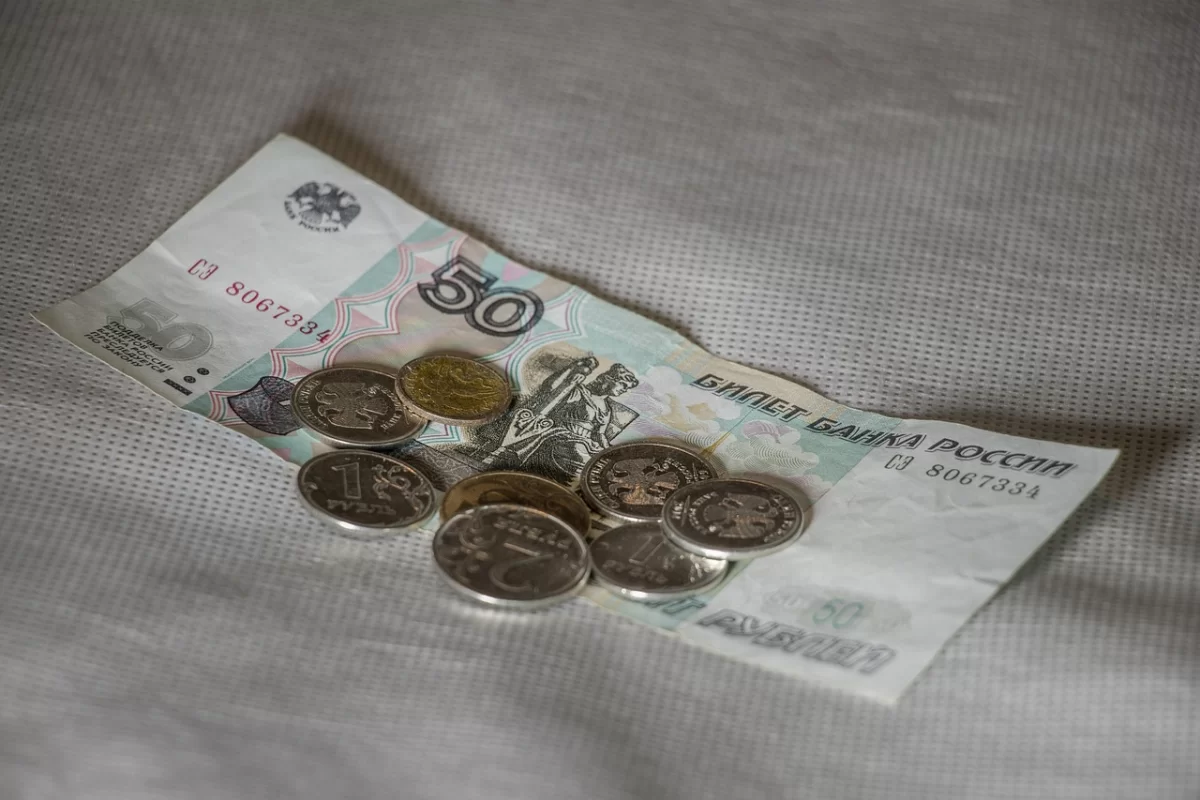 В России нашли способ спасти рубль от обесценивания