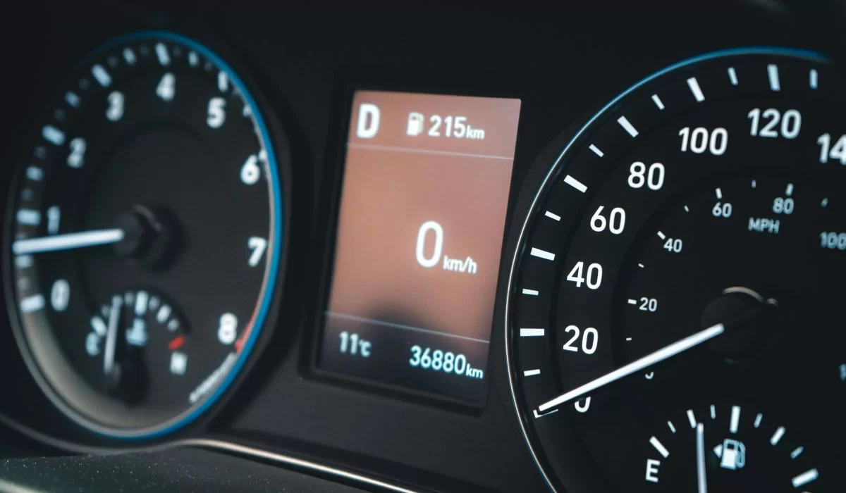 Штраф до 6 млн: в Узбекистане вводят ответственность за автомахинации