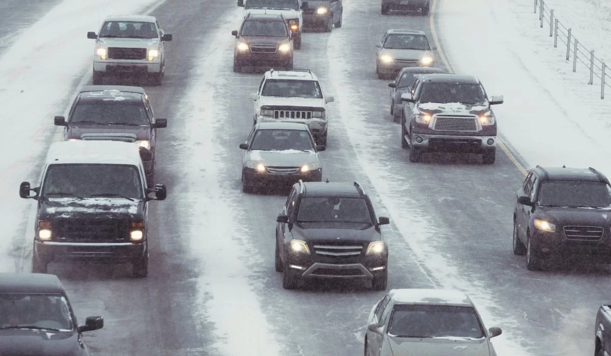 В четырех регионах РК закрыли трассы: ситуация на 5 февраля