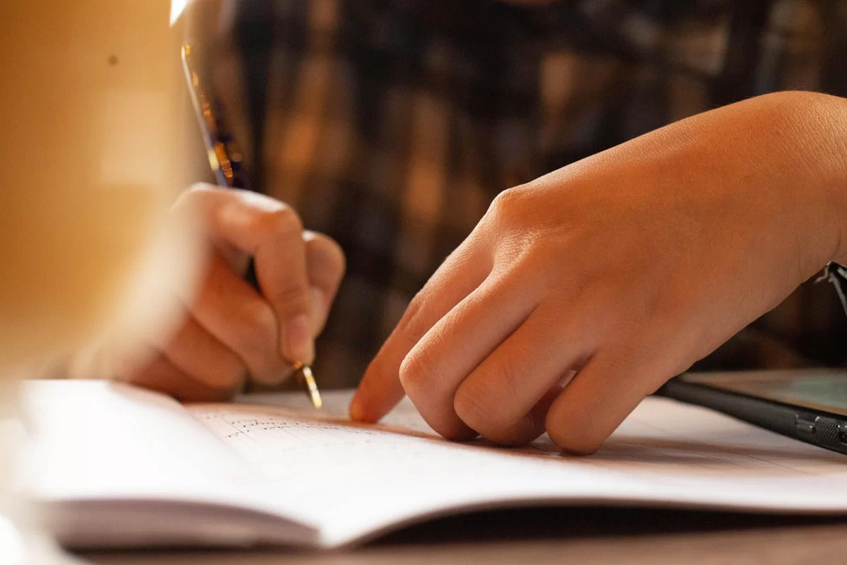 Снег и гололед парализуют Астану: школьники переходят на онлайн-уроки