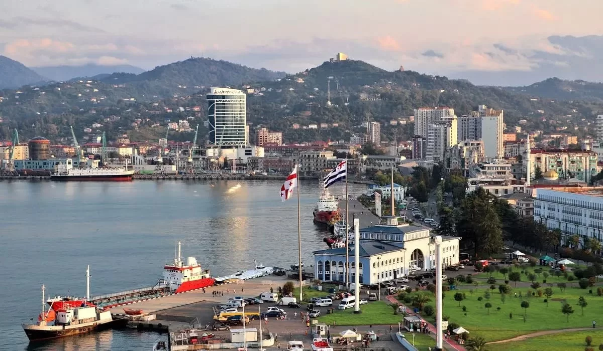 Казахстанцы теперь могут летать к Черному морю без пересадок