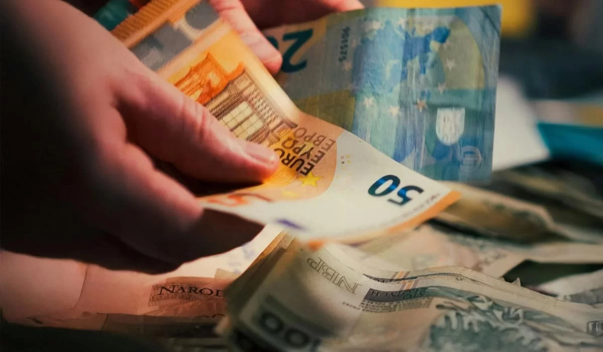 Курсы валют в банках Казахстана на 25 февраля: где выгоднее доллар, евро и рубль